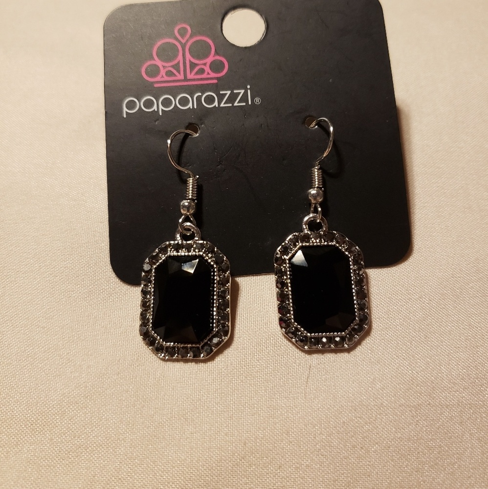 {Paparazzi} earrings